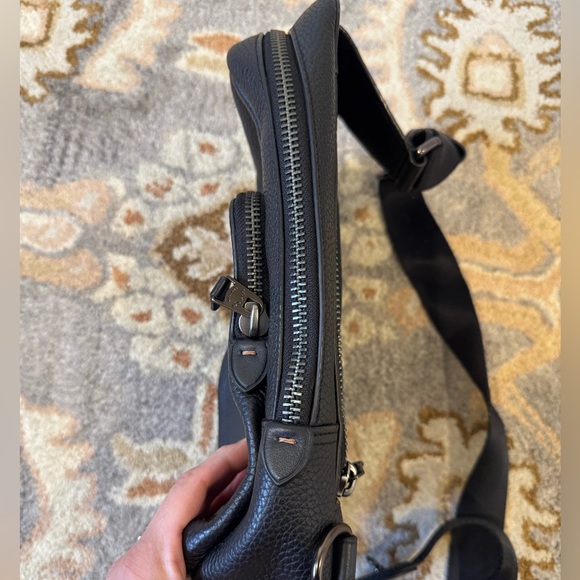 Coach Gotham Pack - Picture 7 of 14